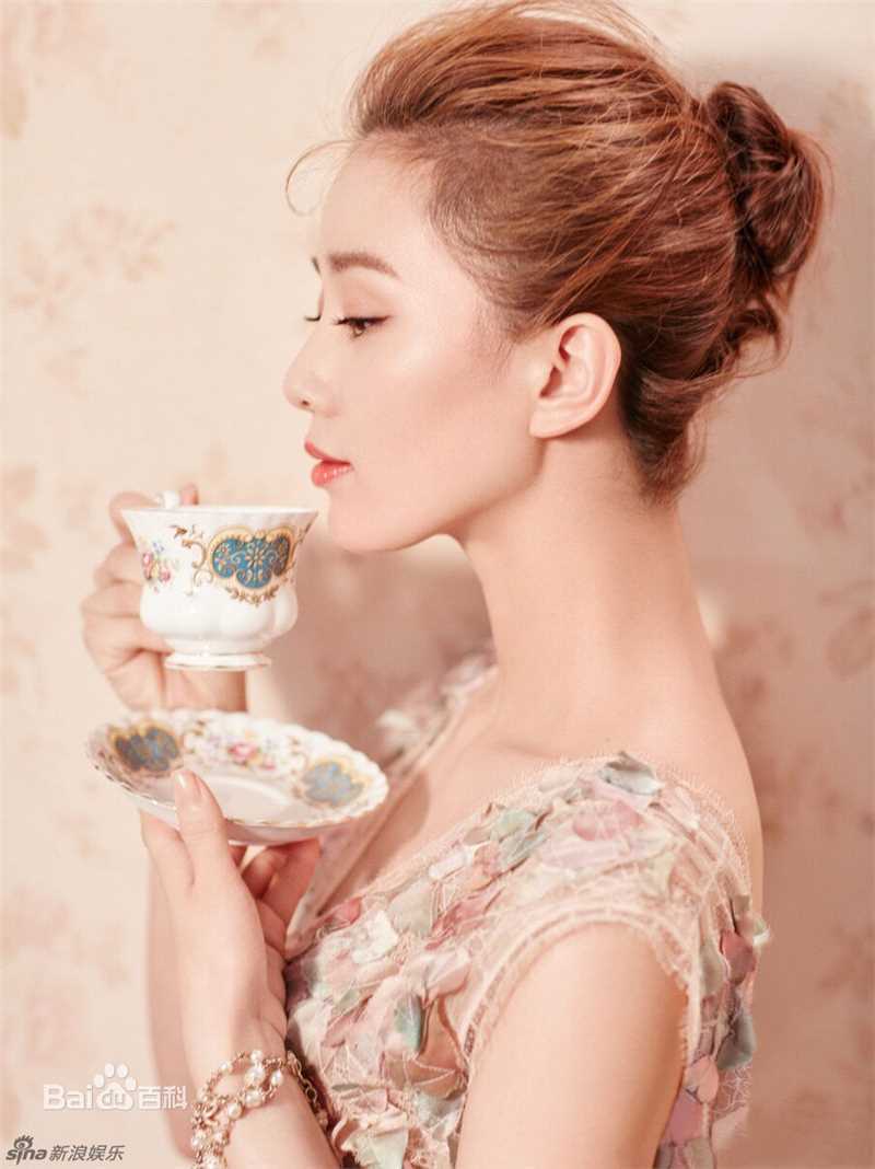 精选刘诗诗(Liu Shishi)在《瑞丽伊人风尚》九月刊中的图册