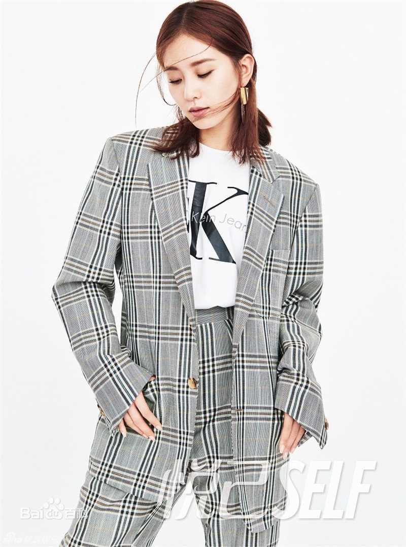 刘诗诗(Liu Shishi)在《悦己SELF》16年8月刊中的