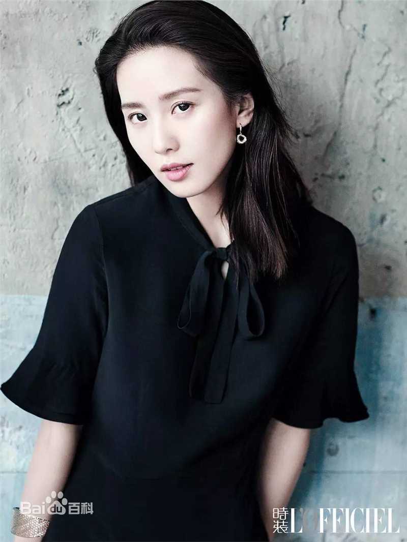 刘诗诗(Liu Shishi)在《时装 L’OFFICIEL》2016 年 8 月刊中的