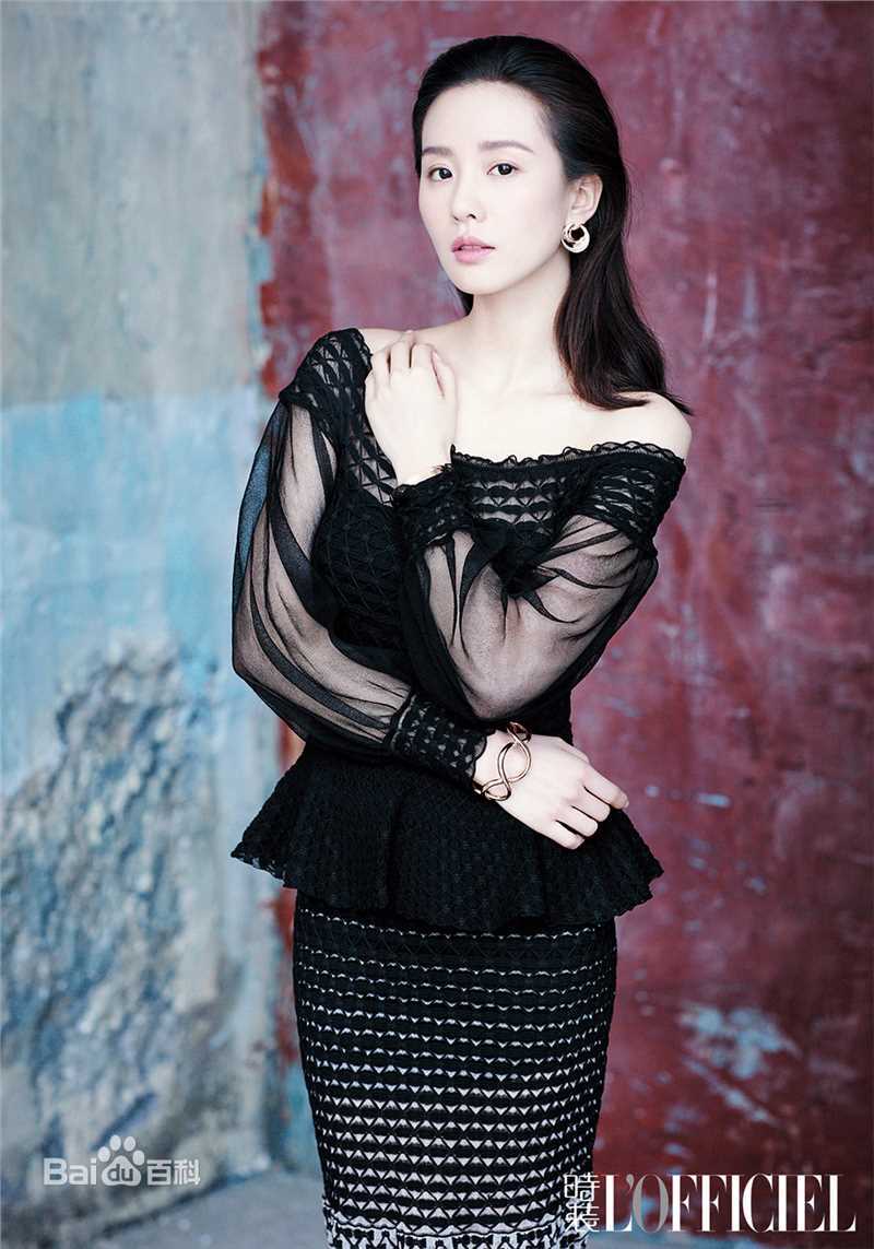 刘诗诗(Liu Shishi)在《时装 L’OFFICIEL》2016 年 8 月刊中的