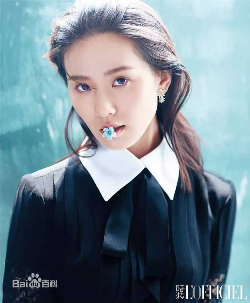 刘诗诗(Liu Shishi)在《时装 L’OFFICIEL》2016 年 8 月刊中的
