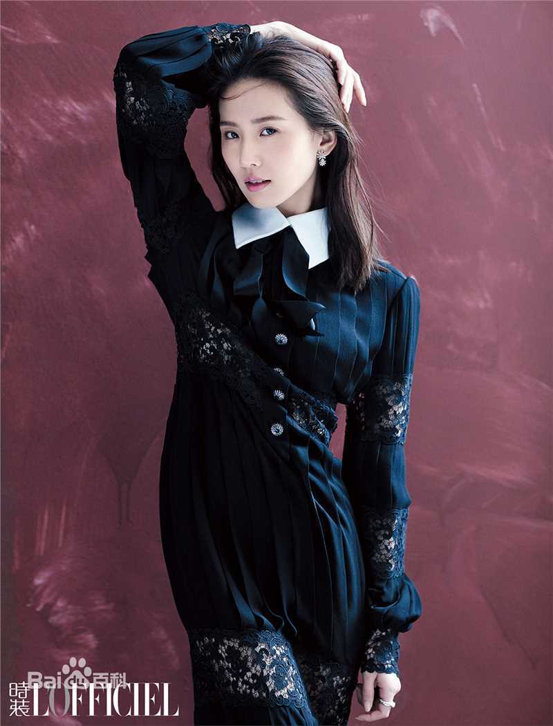 刘诗诗(Liu Shishi)在《时装 L’OFFICIEL》2016 年 8 月刊中的