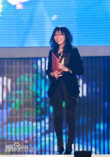 张婉婷日常照壁纸壁纸