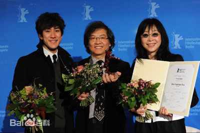 张婉婷与罗启锐素颜照相册