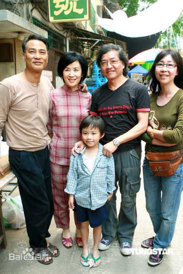 张婉婷与罗启锐素颜照相册