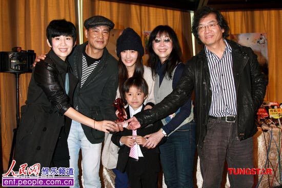 张婉婷与罗启锐素颜照相册