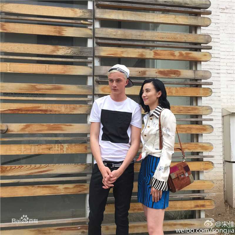 宋佳(Song Jia)街拍-Fire Bible性感图片图集