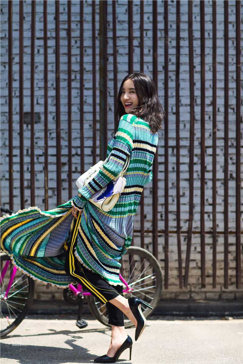 宋佳(Song Jia)街拍-Fire Bible性感图片图集