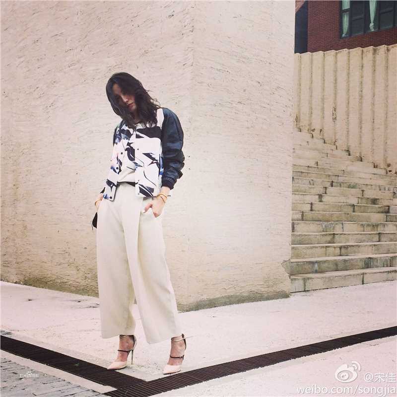 宋佳(Song Jia)街拍-Fire Bible性感图片图集