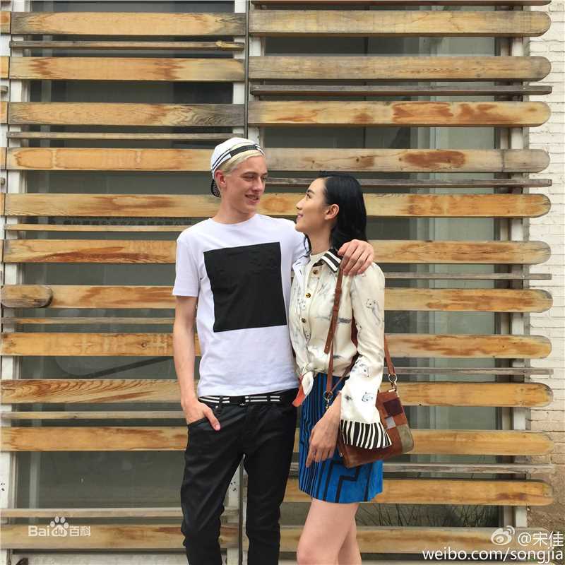 宋佳(Song Jia)街拍-Fire Bible性感图片图集