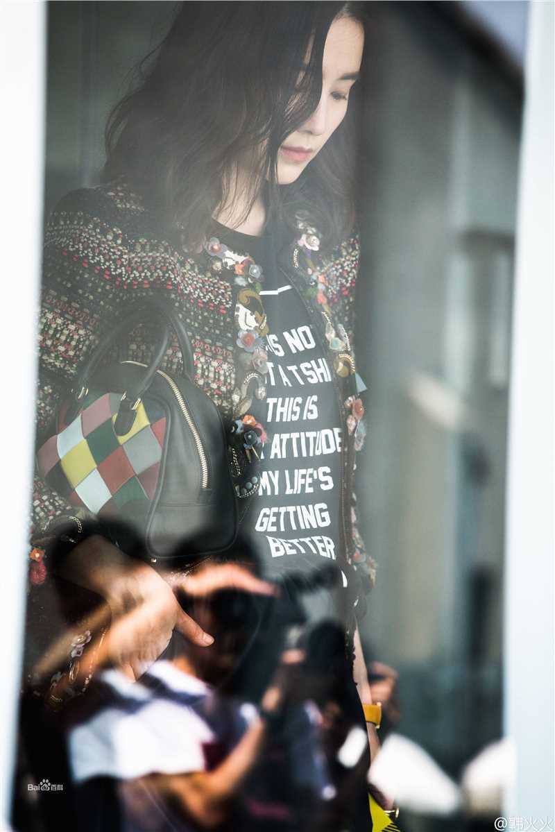 宋佳(Song Jia)街拍-Fire Bible性感图片图集