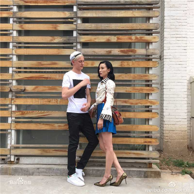 宋佳(Song Jia)街拍-Fire Bible性感图片图集