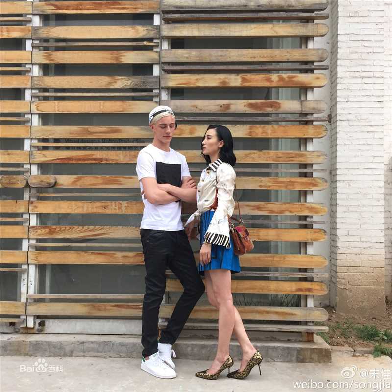 宋佳(Song Jia)街拍-Fire Bible性感图片图集