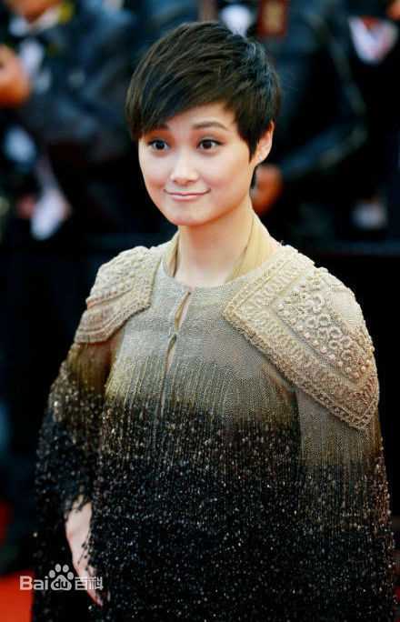 李宇春(Chris Lee)戛纳颁奖及红毯嘉宾生活照相册