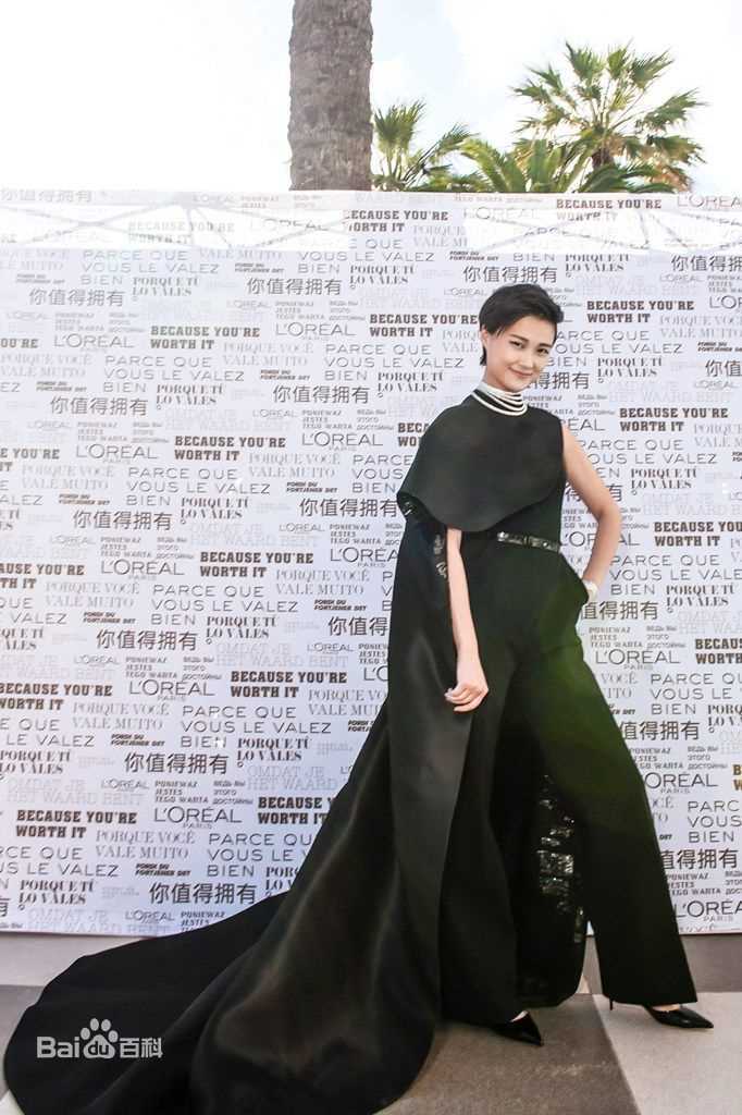 李宇春(Chris Lee)身着高级定制图片图集