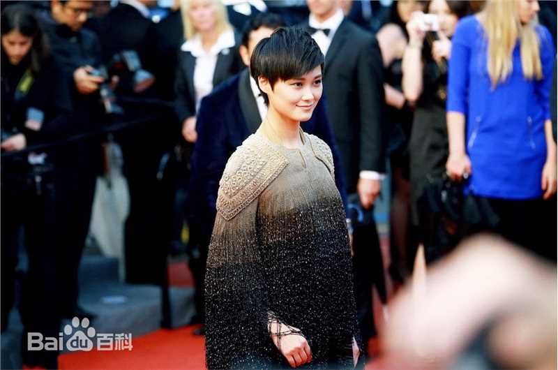 李宇春(Chris Lee)身着高级定制图片图集