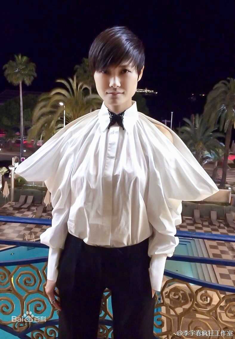 李宇春(Chris Lee)身着高级定制图片图集