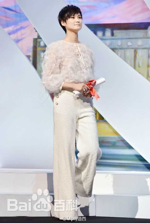 李宇春(Chris Lee)身着高级定制图片图集