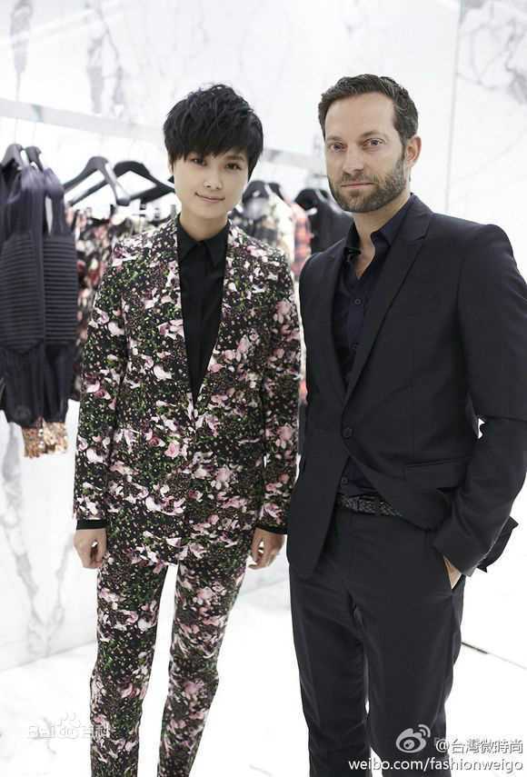 李宇春(Chris Lee)2015纪梵希全球代言人素颜照相册