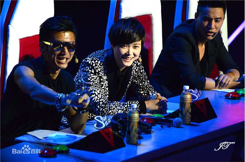 李宇春(Chris Lee)担任快乐男声总决赛评委图片图集