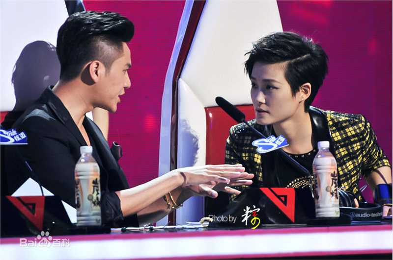 李宇春(Chris Lee)担任快乐男声总决赛评委图片图集