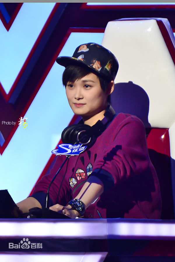 李宇春(Chris Lee)担任快乐男声总决赛评委图片图集