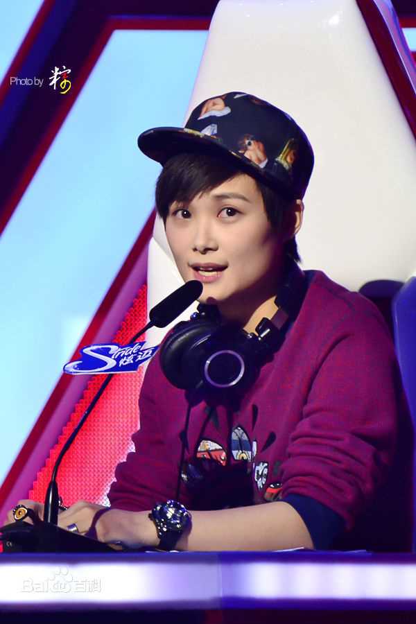 李宇春(Chris Lee)担任快乐男声总决赛评委图片图集