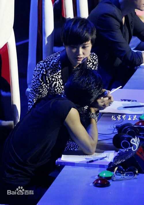 李宇春(Chris Lee)担任快乐男声总决赛评委图片图集