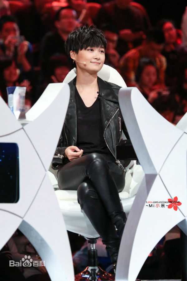 高清李宇春(Chris Lee)在担任2014《中国正在听》评委中的图集