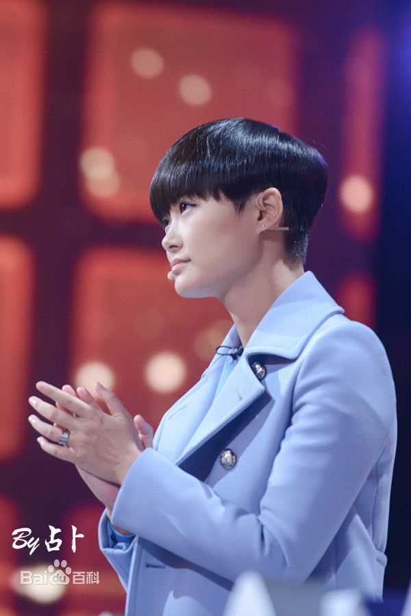 高清李宇春(Chris Lee)在担任2014《中国正在听》评委中的图集