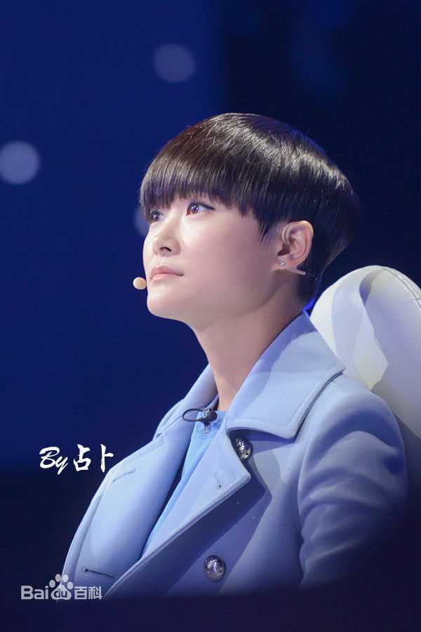 高清李宇春(Chris Lee)在担任2014《中国正在听》评委中的图集