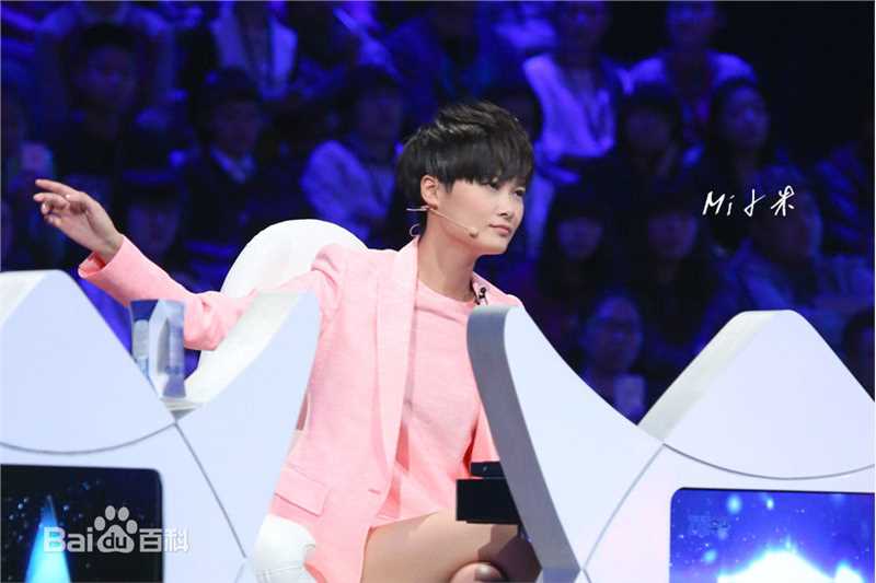 高清李宇春(Chris Lee)在担任2014《中国正在听》评委中的图集