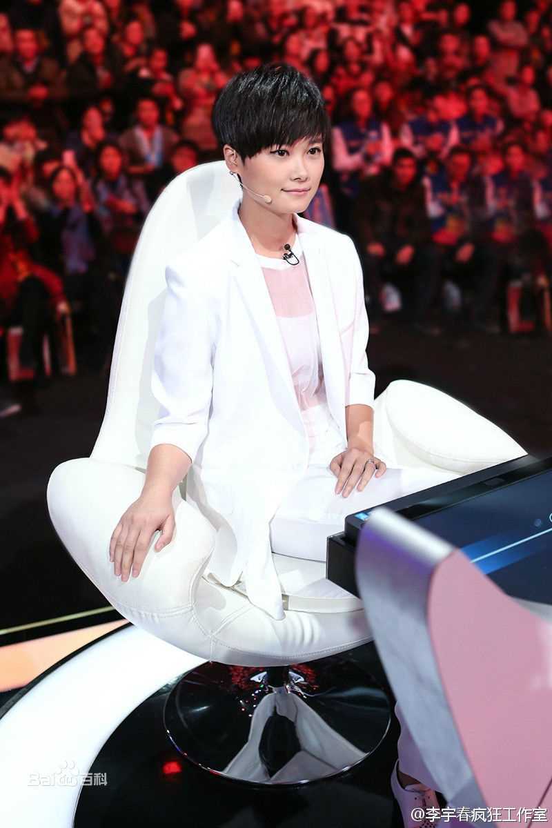 高清李宇春(Chris Lee)在担任2014《中国正在听》评委中的图集