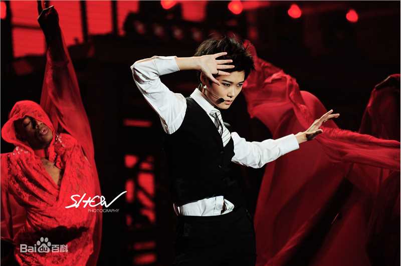 李宇春(Chris Lee)2012年WHYME深圳演唱会性感图片图集