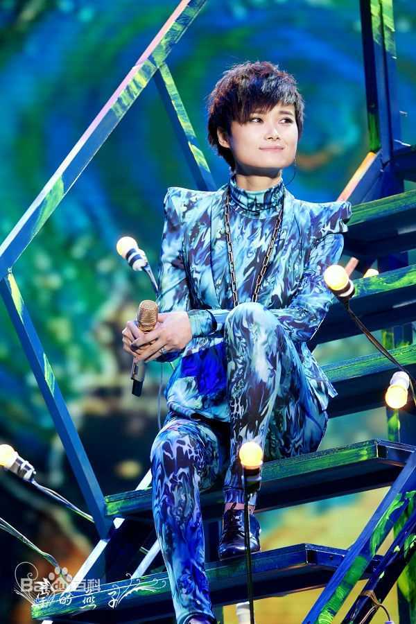 李宇春(Chris Lee)2012年WHYME深圳演唱会性感图片图集