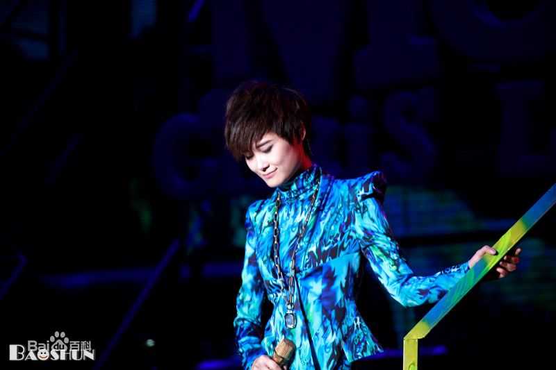 李宇春(Chris Lee)2012年WHYME深圳演唱会性感图片图集