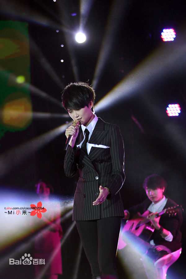 李宇春(Chris Lee)在《精品购物指南》2013时尚盛典中的