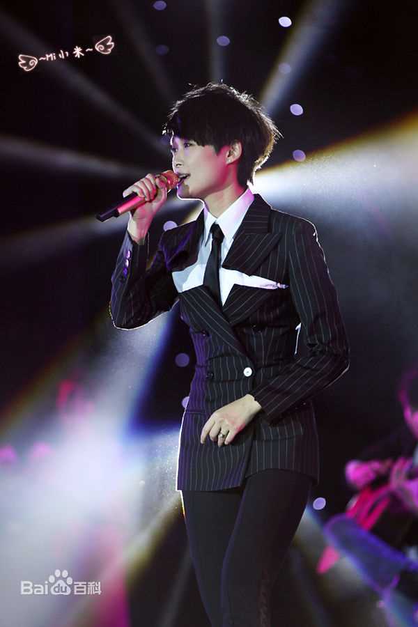 李宇春(Chris Lee)在《精品购物指南》2013时尚盛典中的