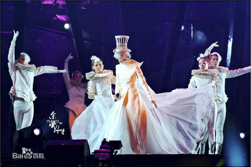李宇春(Chris Lee)20121110疯狂世界巡演-武汉站前后照片