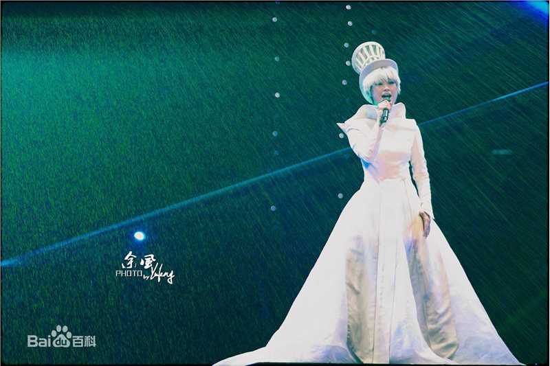 李宇春(Chris Lee)20121110疯狂世界巡演-武汉站前后照片