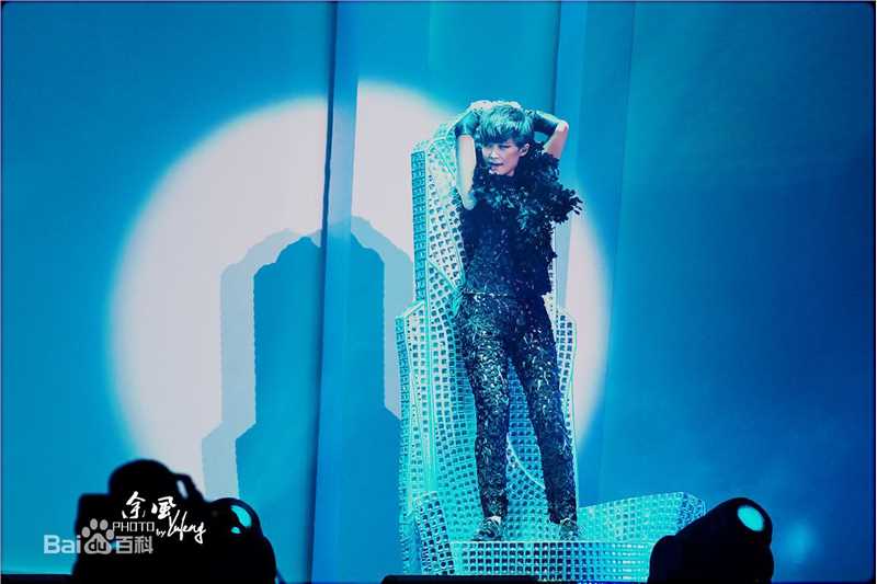 李宇春(Chris Lee)20121110疯狂世界巡演-武汉站前后照片
