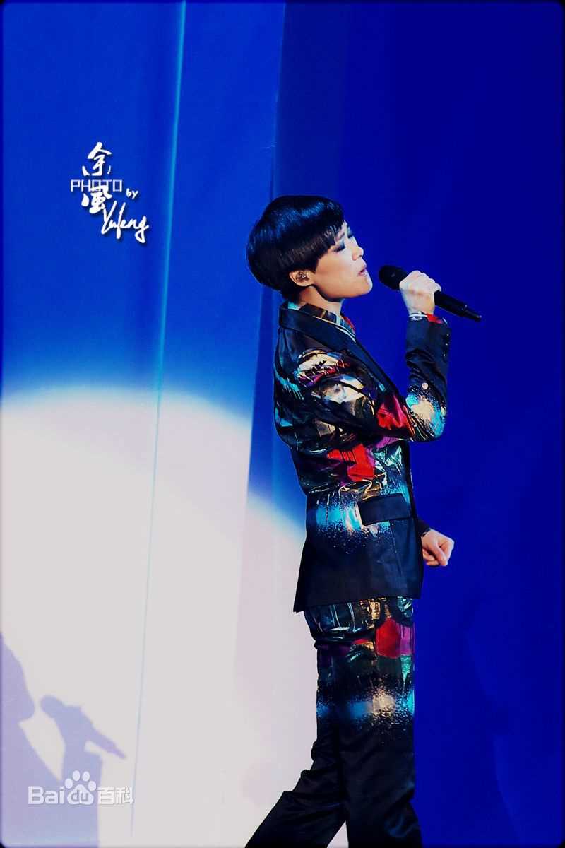 李宇春(Chris Lee)20121110疯狂世界巡演-武汉站前后照片