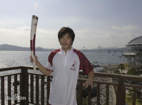 权相佑(Kwone Sang Woo、クォン サンウ)2004年雅典奥运圣火传递图片图集