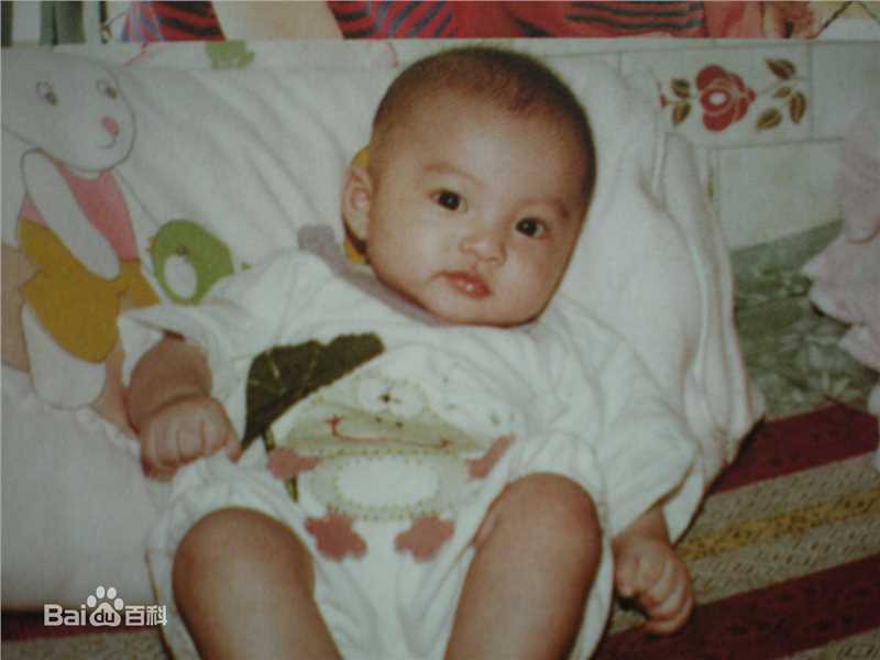 张韶涵(Angela Chang、Angela Zhang)童年照图片图册