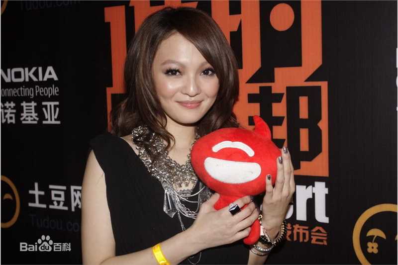 最新张韶涵(Angela Chang、Angela Zhang)精彩图册