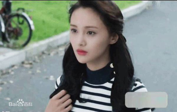 最优质郑爽(Zheng Shuang)在《微微一笑很倾城》饰演贝微微中的相册