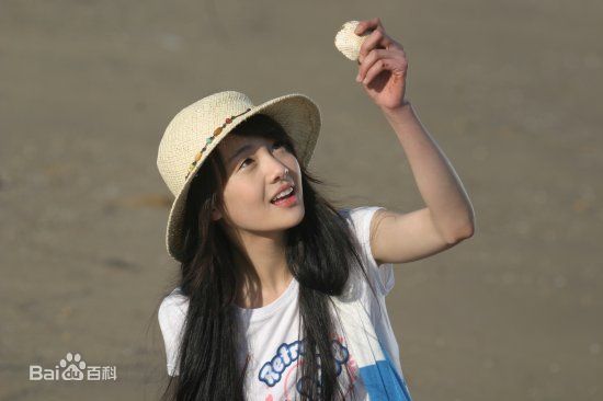 精选郑爽(Zheng Shuang)在《一起来看流星雨》饰演楚雨荨中的图册