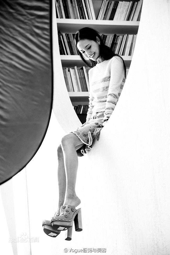 最全郑爽(Zheng Shuang)在《VOGUE服饰与美容》中的壁纸