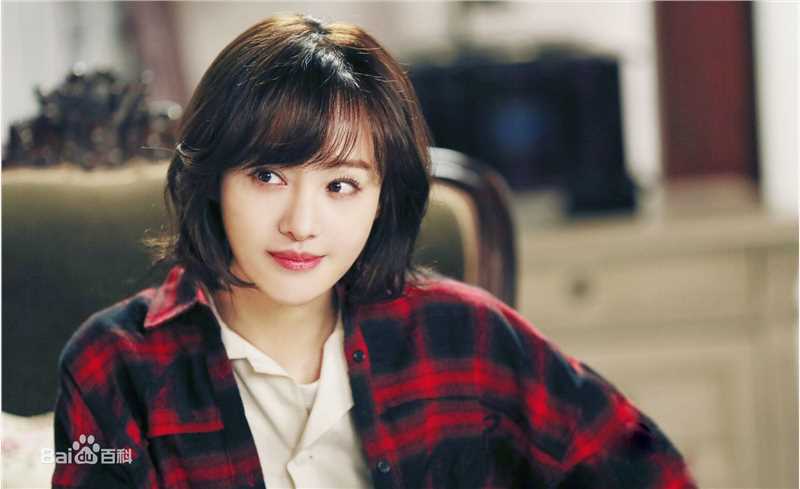 郑爽(Zheng Shuang)在《翡翠恋人》饰沈晨曦中的