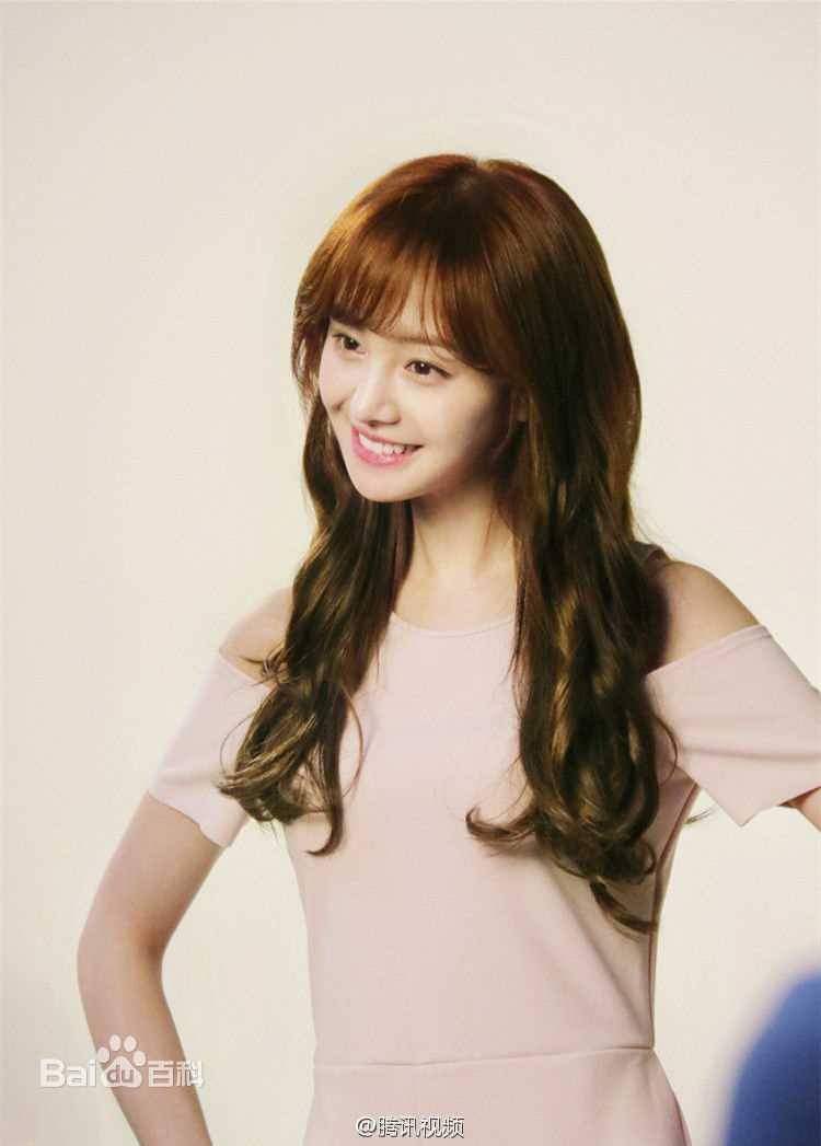 郑爽(Zheng Shuang)珀莱雅品牌代言素颜照相册